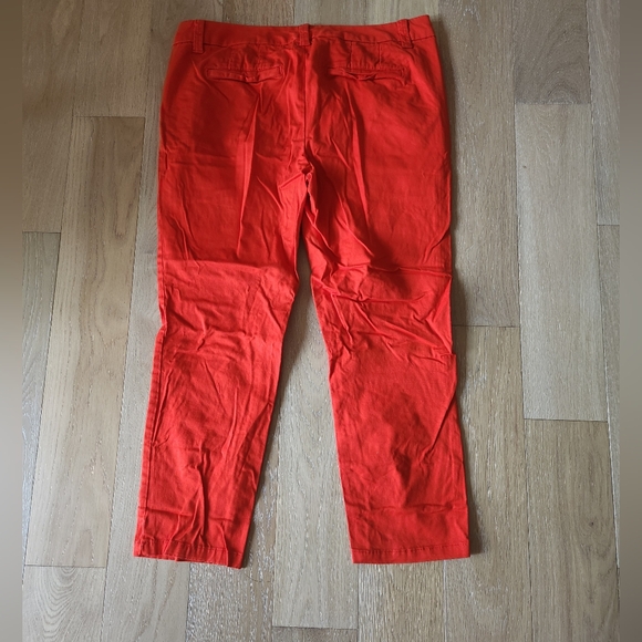 JC PENNEY | NWOT bright cropped pants - Picture 5 of 6
